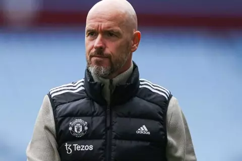 "حكايات خيالية وأكاذيب".. تين هاج يخرج عن صمته ويحسم مستقبله مع مانشستر يونايتد